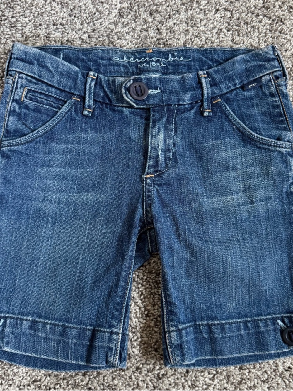 Abercrombie & Fitch Dark Blue Cropped Denim Shorts Sz 10 (A-46)